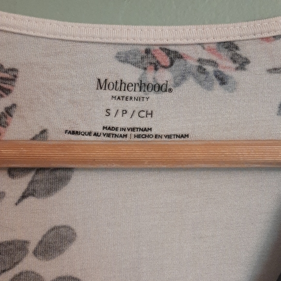 🍋Motherhood top Size Small..cute - Picture 2 of 3